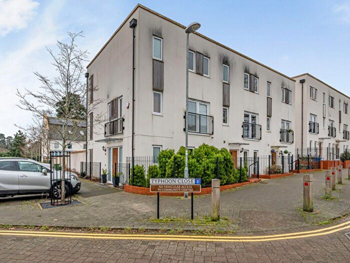 4 Bedroom End Of Terrace House For Sale In Typhoon Close, Bracknell, RG12