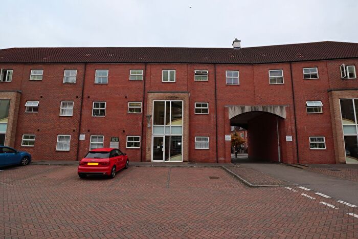 2 Bedroom Flat To Rent In Riverside Drive, Lincoln, LN5