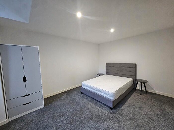 1 Bedroom Apartment To Rent In Duke Street, Bradford, West Yorkshire, BD1