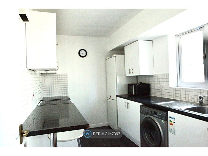 1 Bedroom Flat To Rent In Stratford, London, E15