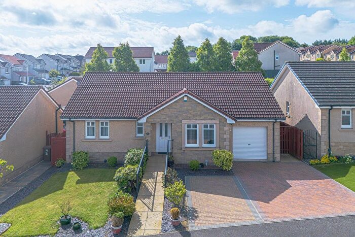 3 Bedroom Detached Bungalow For Sale In Seafar Drive, Kelty, KY4