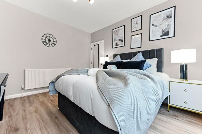 3 Bedroom House To Rent In Vicarage Road, London, N17