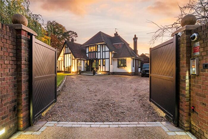 4 Bedroom Detached House For Sale In Hollydale Drive, Bromley, BR2