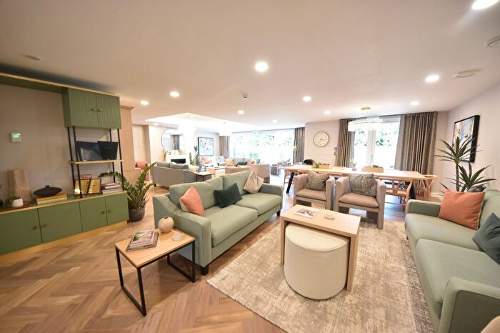 1 Bedroom Flat To Rent In Wycombe Lane, Wooburn Green, High Wycombe, Buckinghamshire, HP10