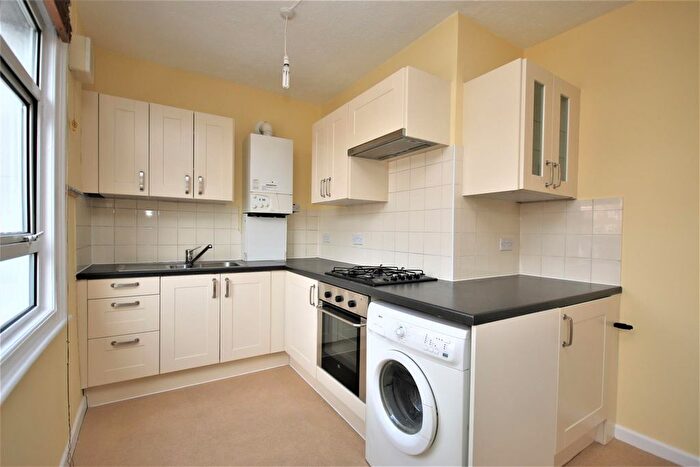 1 Bedroom Flat To Rent In Southgate Road, London, N1