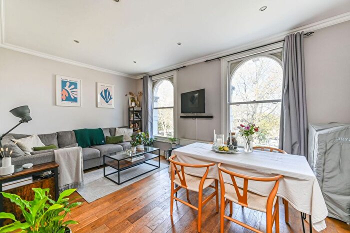 1 Bedroom Flat To Rent In Lavender Hill, Battersea, London, SW11