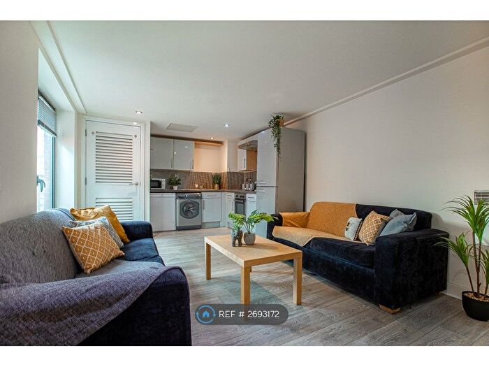 4 Bedroom Flat To Rent In Regent Terrace, Sheffield, S3