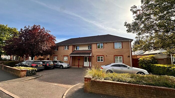 2 Bedroom Flat For Sale In New Road, Bedfont, Feltham, TW14