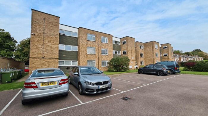 3 Bedroom Apartment For Sale In Hillcrest, Baldock, SG7