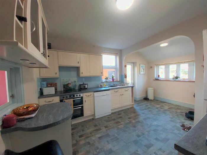 3 Bedroom Semi Detached House For Sale In Nacton Road, Ipswich, IP3
