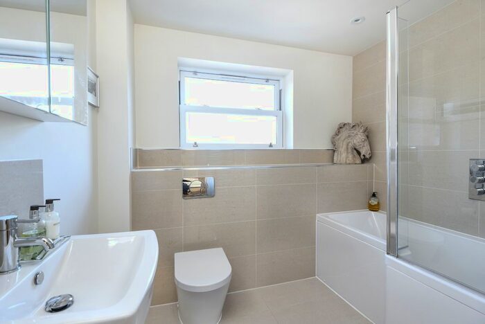 3 Bedroom Flat To Rent In Sydney Road, Haywards Heath, RH16