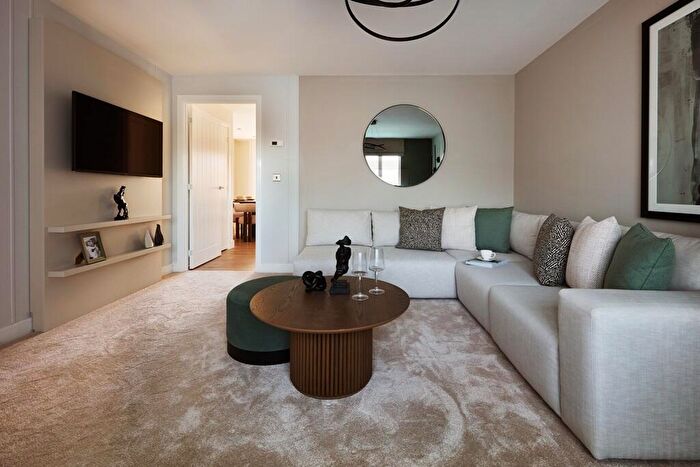 3 Bedroom Semi Detached House For Sale In Holbrook Lane, Coventry, CV6