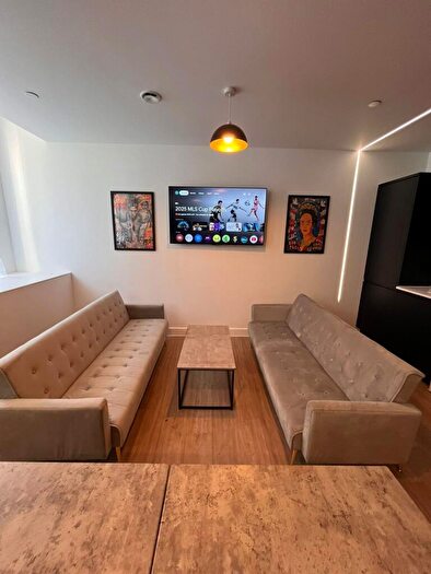 6 Bedroom Flat To Rent In Fletcher Road, Nottingham, NG1