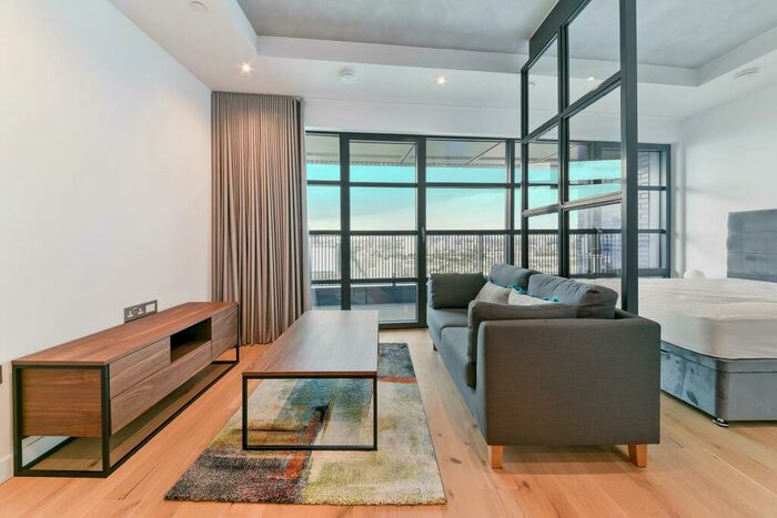 Apartment To Rent In Bridgewater House, London City Island, London, E14