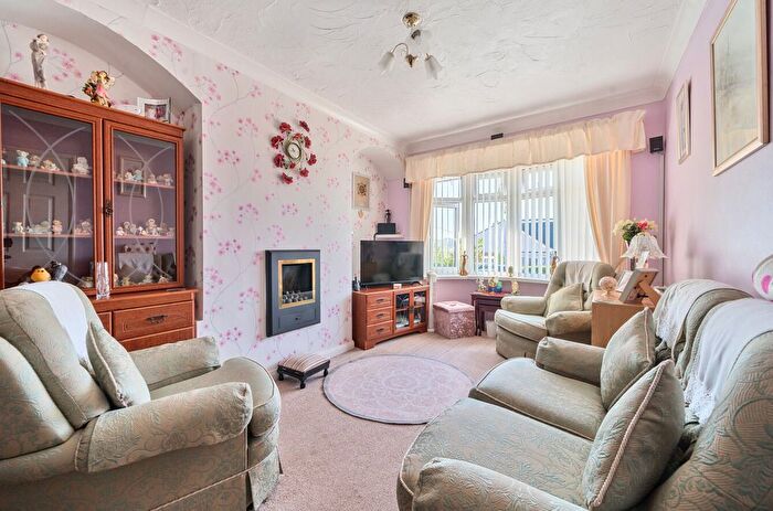 3 Bedroom Semi-detached Bungalow For Sale In Barton Crescent, Paignton, Devon, TQ3