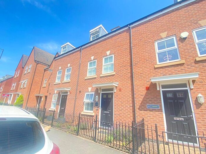 3 Bedroom Terraced House To Rent In Queen Elizabeth Road, Nuneaton, Warwickshire, CV10