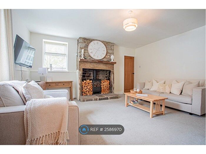 2 Bedroom End Terrace House To Rent In Lidget Street, Huddersfield, HD3