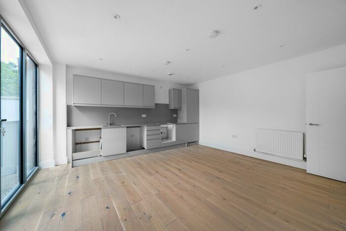 2 Bedroom Flat To Rent In Tamworth Place Croydon, CR0