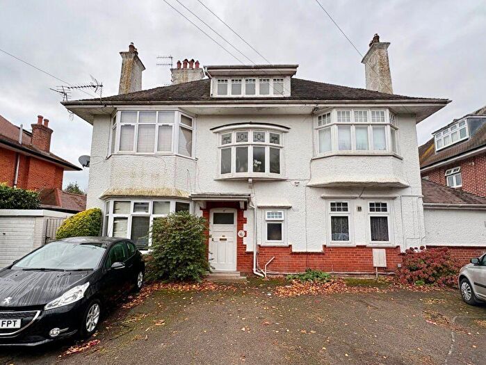 2 Bedroom Flat To Rent In Milton Road, Charminster (), P07