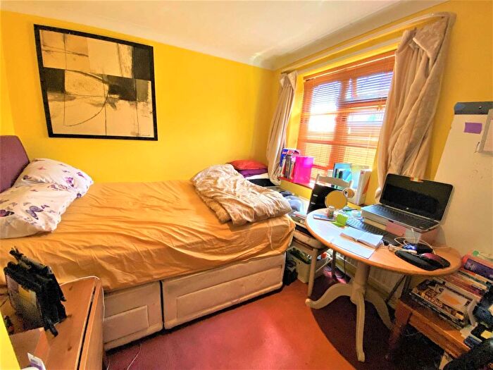 3 Bedroom Terraced House For Sale In Linton Gardens, Beckton, E6