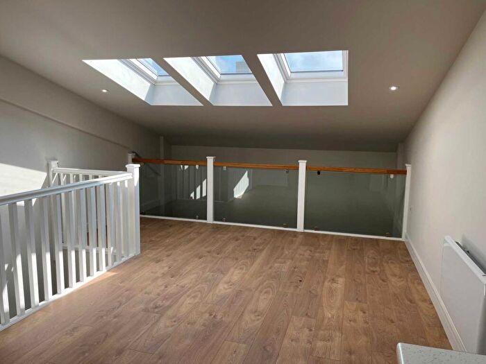 1 Bedroom Flat To Rent In Orchid House, Stonesfield, OX29