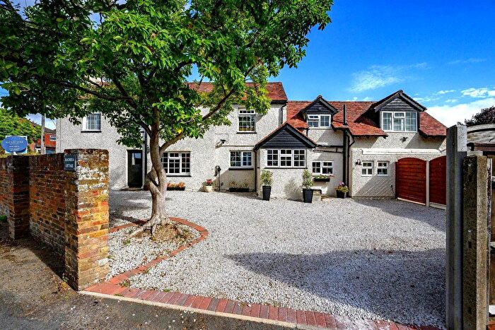 4 Bedroom Detached House For Sale In East Lane, Bedmond, WD5