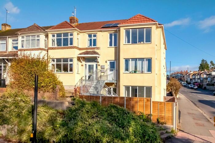 2 Bedroom Flat To Rent In Muller Road, Horfield, BS7