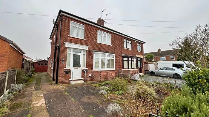 3 Bedroom Semi Detached House For Sale In Dewsbury Avenue, Scunthorpe, DN15
