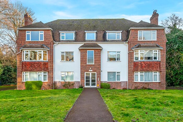 2 Bedroom Flat To Rent In Cedar Court, Southend Road, Beckenham, BR3