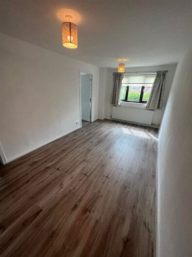 2 Bedroom Apartment To Rent In Bramhall Lane, Stockport, SK3