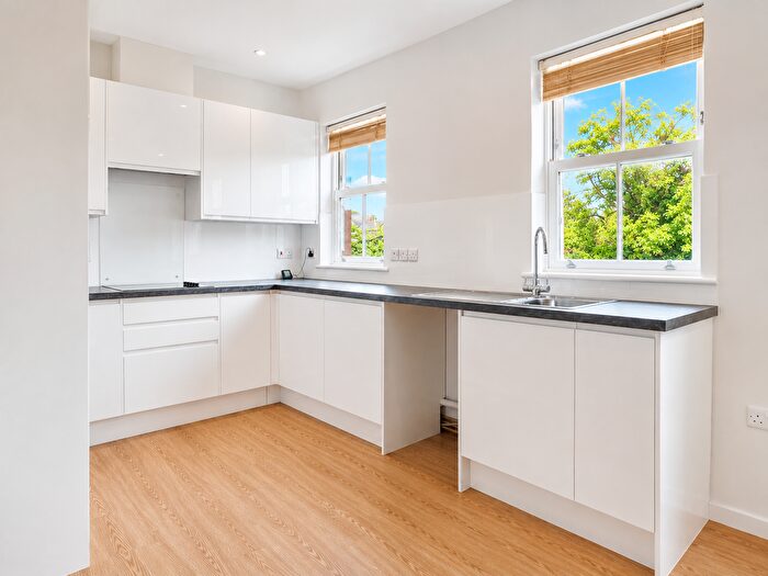 Studio To Rent In Station Road, Winchmore Hill, N21
