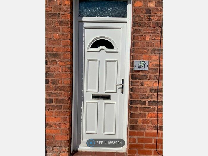 2 Bedroom End Of Terrace House To Rent In Oak Street, York, YO26