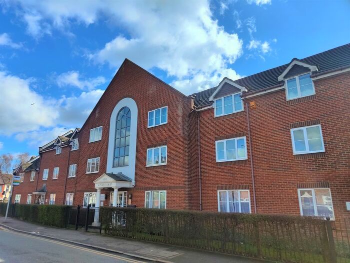 2 Bedroom Flat To Rent In Whippendell Road, Watford, WD18