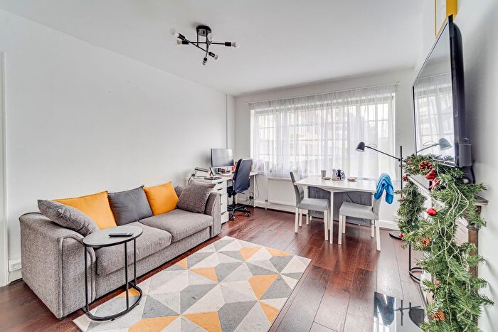 2 Bedroom Flat For Sale In Hornsey Lane, Highgate, N6