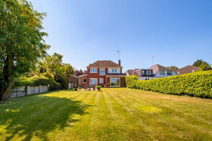 4 Bedroom Detached House For Sale In Highland Road, Kenilworth, CV8