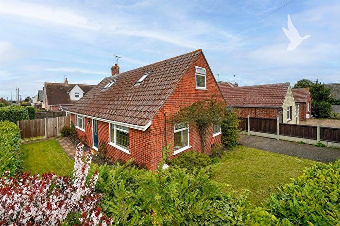 3 Bedroom Detached House For Sale In Firs Road, West Mersea, CO5