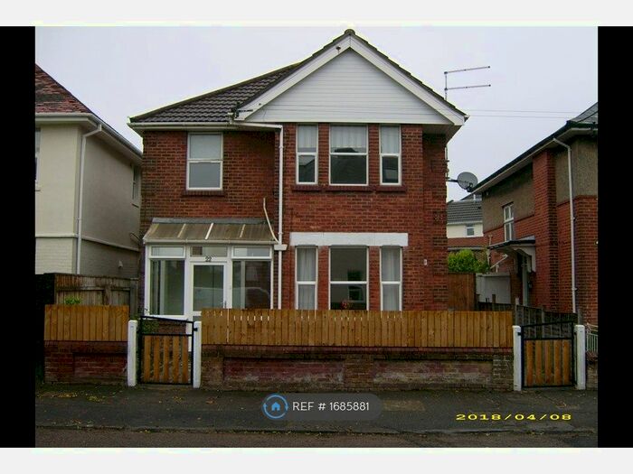 2 Bedroom Flat To Rent In Truscott Avenue, Bournemouth, BH9