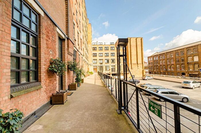 2 Bedroom Flat For Sale In City View House, Bethnal Green Road, Bethnal Green, London, E2