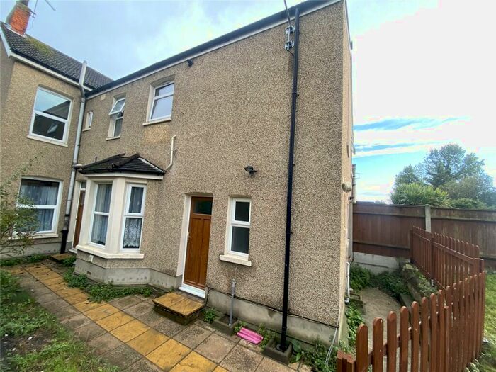 2 Bedroom Apartment To Rent In Honiton Road, Southend-on-Sea, Essex, SS1