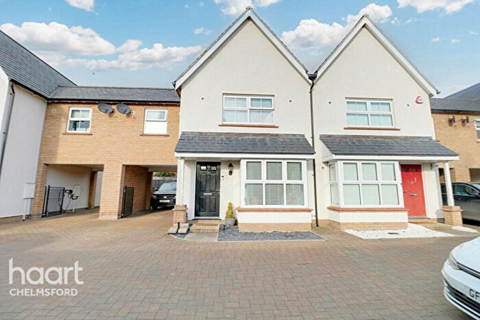 3 Bedroom Semi-Detached House For Sale In Birdie Close, Chelmsford, CM3