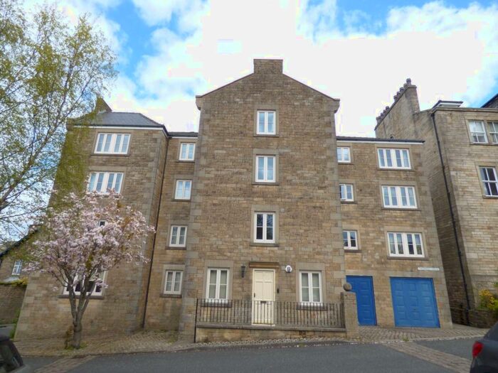 2 Bedroom Property To Rent In Castle Park Mews, Chennell House Castle Park Mews, LA1
