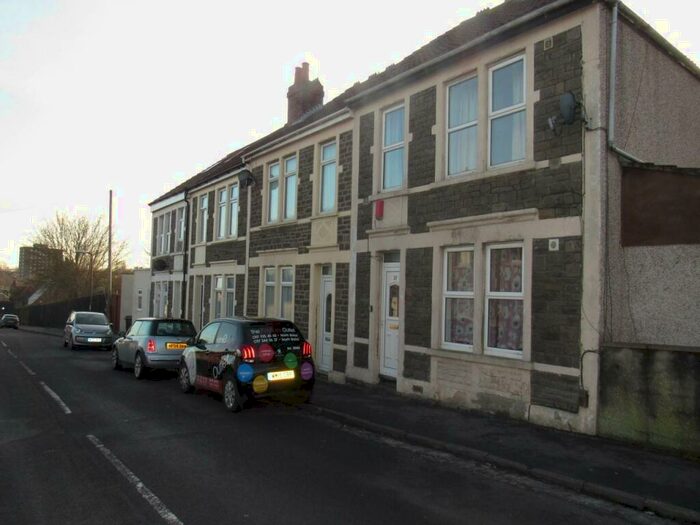 3 Bedroom End Of Terrace House To Rent In Hollywood Road, Brislington, Bristol, BS4