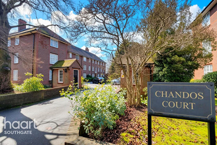 3 Bedroom Apartment For Sale In The Green, London, N14