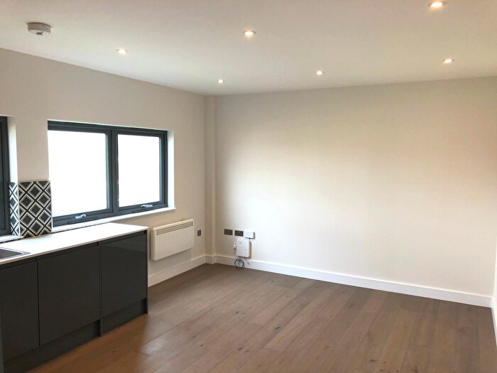 1 Bedroom Flat To Rent In Molly Millars Lane, Wokingham, RG41