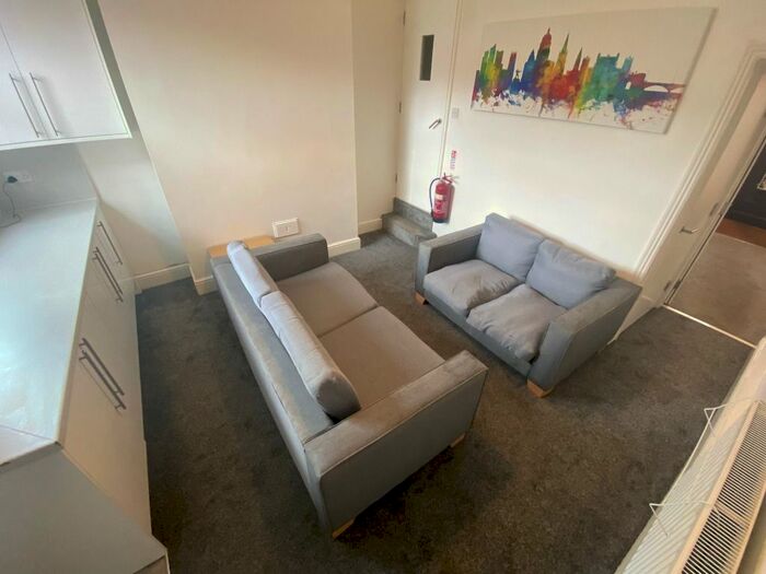 5 Bedroom Terraced House To Rent In Thyra Grove, Beeston, Nottingham, NG9