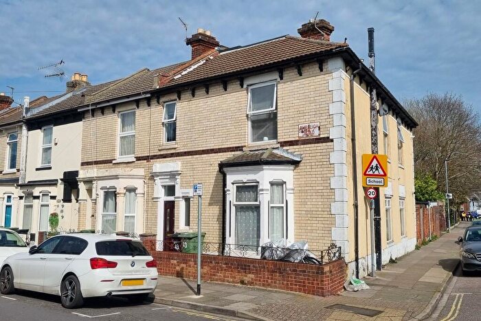 2 Bedroom Flat For Sale In Portsmouth, Hampshire, PO1