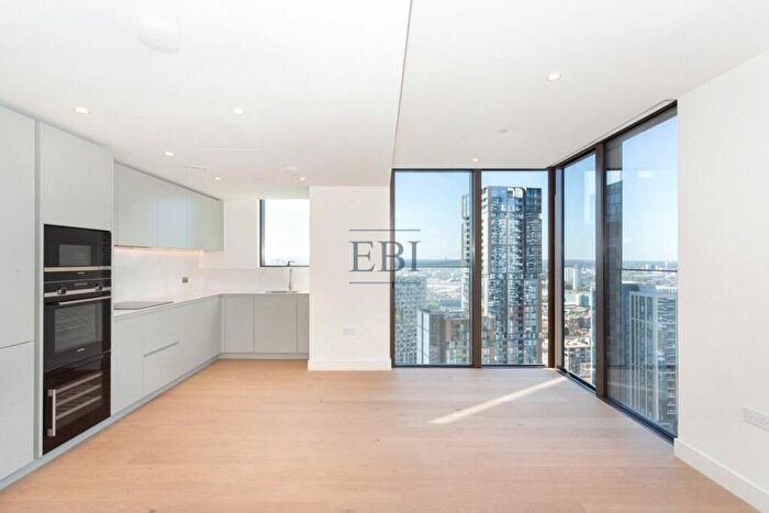 2 Bedroom Apartment To Rent In Harcourt Tower, Marsh Wall, Canary Wharf, E14
