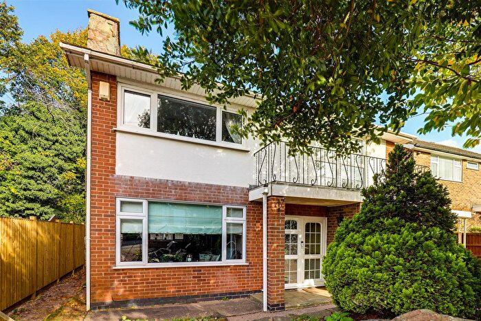 4 Bedroom Detached House For Sale In Weaverthorpe Road, Woodthorpe, Nottinghamshire, NG5