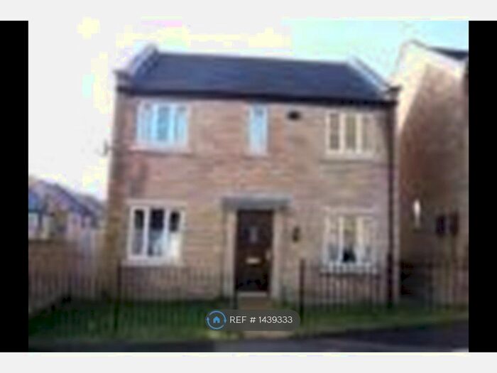 4 Bedroom Detached House To Rent In Rordin Heights, Huddersfield, HD2