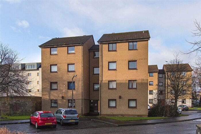2 Bedroom Flat To Rent In North Hillhousefield, Edinburgh, EH6